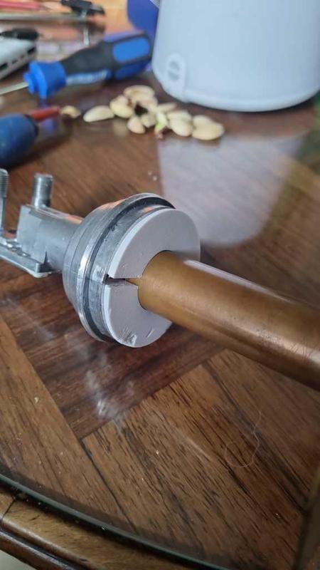 BullsEyes feed to round 20/22 waveguide adaptor