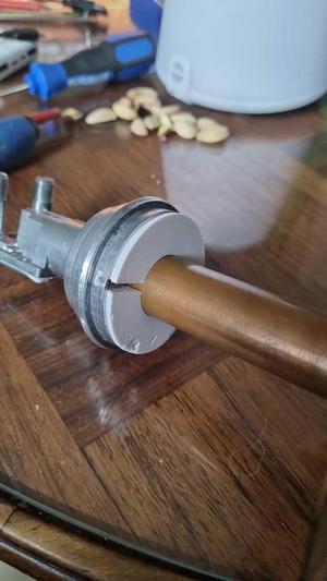 BullsEyes feed to round 20/22 waveguide adaptor