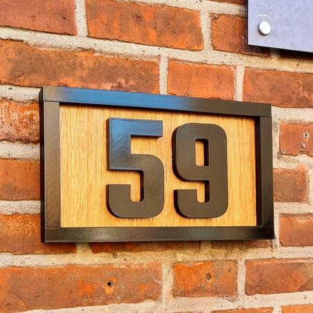 House number frame with numbers 
