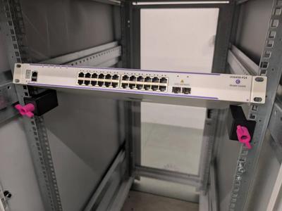 19" Rack mount helper third hand tool