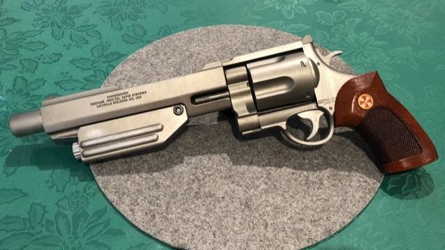 RE4 Handcannon by Sonndersmith