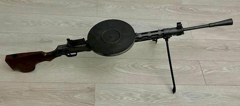DP 28 machine gun replica 
