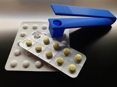 Pill-Popper V2 / The Ultimate Helper