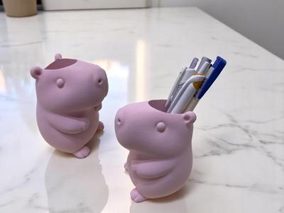 Capybara Pen Holder