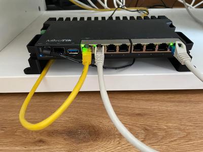 Raiser / stand for MikroTik RB5009UG+S+IN / RB5009UPr+S+IN POE IN/OUT router   