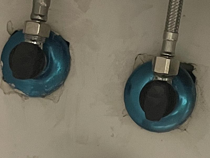 Water valve handle -  Llave de paso de agua