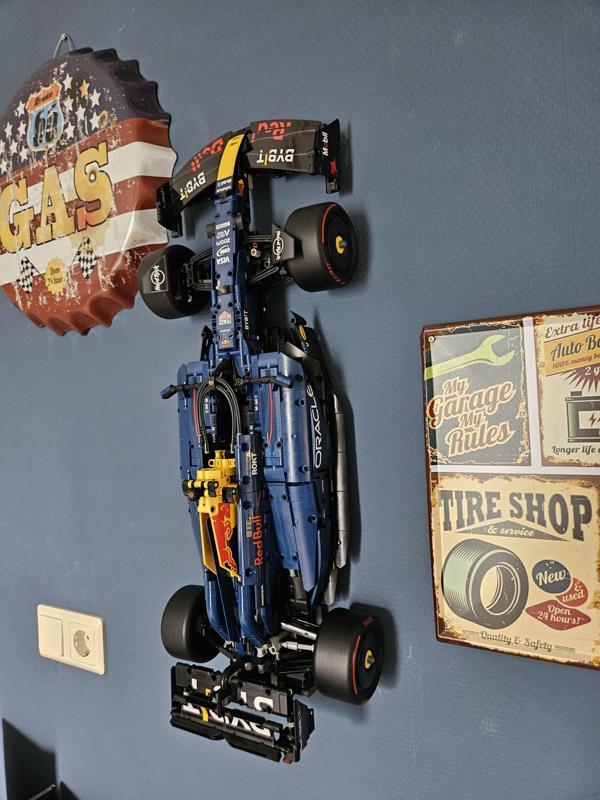 Lego F1 RedBull wallmount