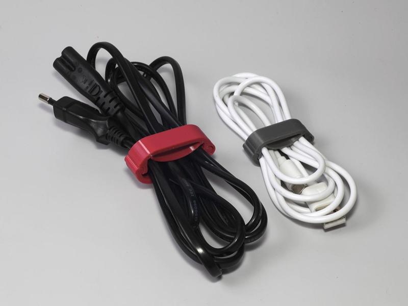 Self-adjusting Cable Organizer in 3 sizes