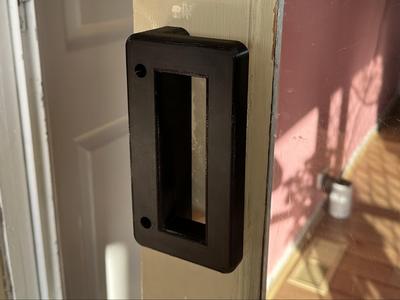 Sliding door handle - O shaped