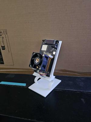 Bitaxe stand (anti vibration)