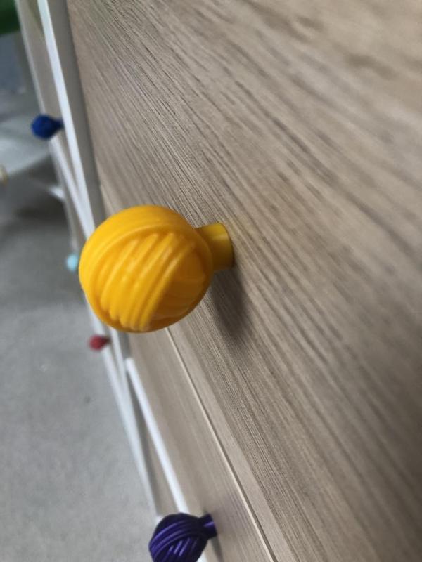 Drawer handle Yarn-Ball