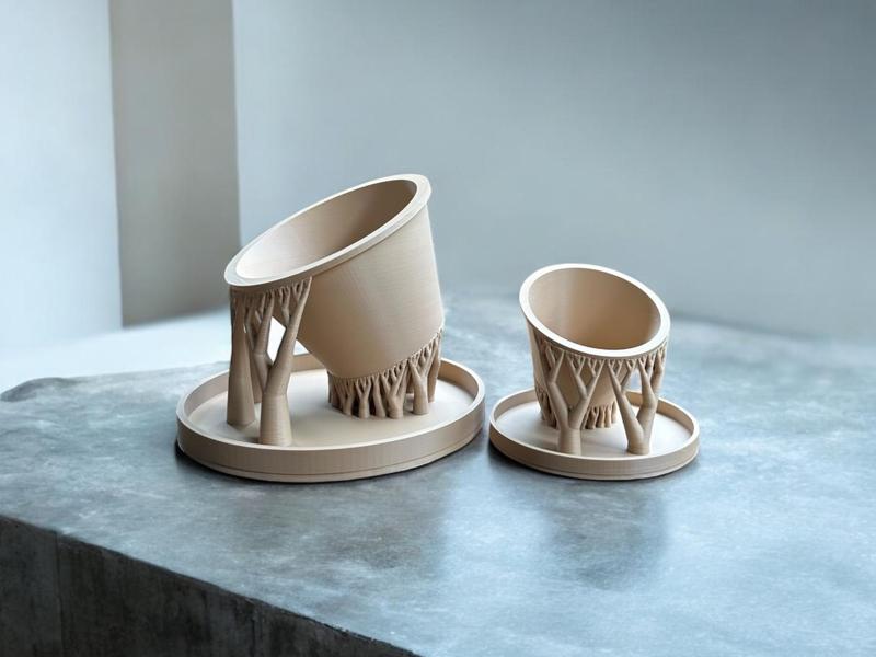 Planter tilted organic