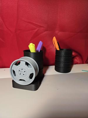 Monoblock Wheel Pen Holder - Spinning