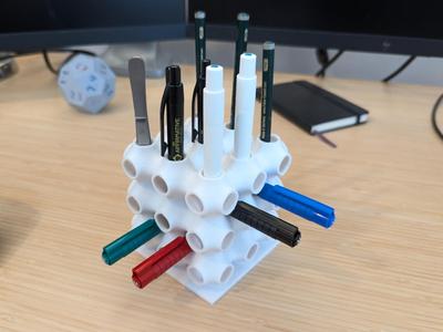 Schwarz P Surface Pen Holder - Desk Organizer