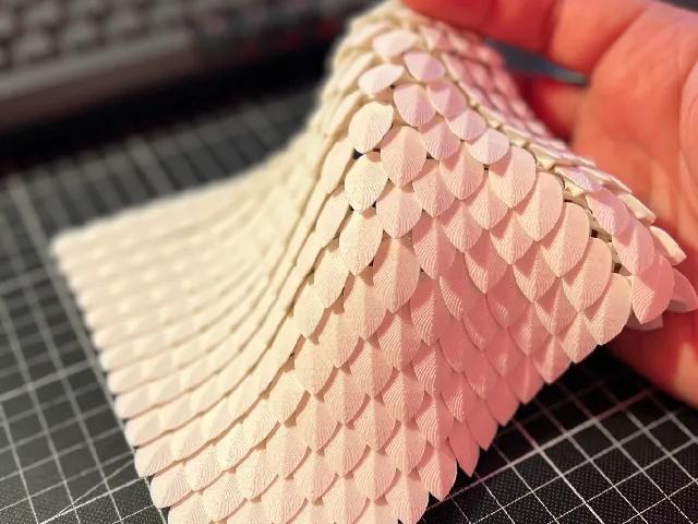 Dragon scales toy