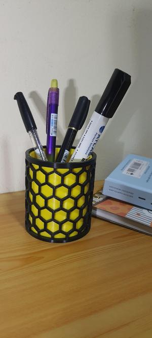 Honey comb Penstand inner cover.stl