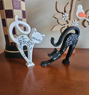 Elegant cats decoration