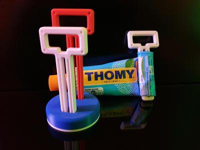 Tube Squeezer / Key - Stand with 2 Slots