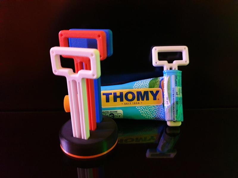 Tube Squeezer / Key  - Stand with 3 Slots