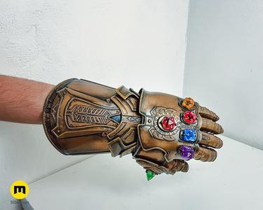 The Infinity Gauntlet - Wearable DnD Dice Holder