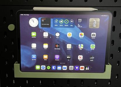 iPad Pro 11 and Wacom Intuos Pro M holders (including pen holder) for Ikea Skadis Pegboard