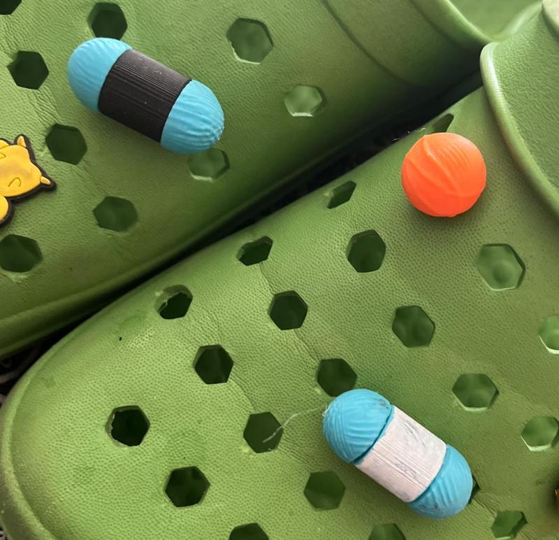 Yarn croc charms: Skein and yarn ball