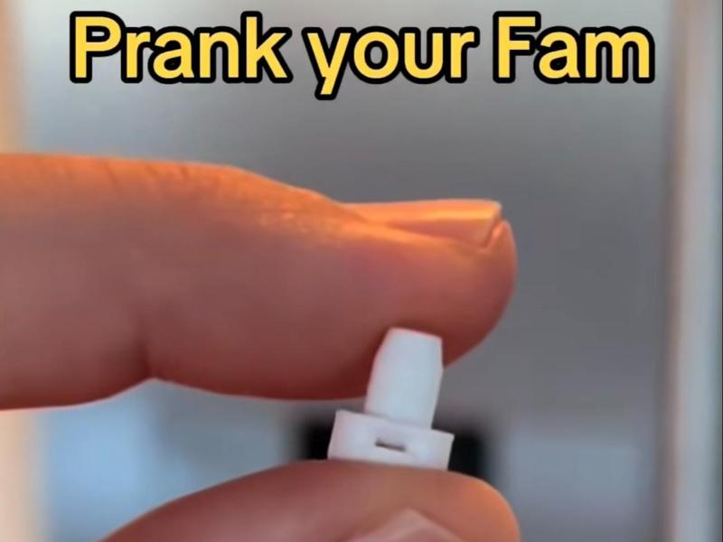Fridge Water Sprayer Prank 