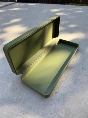 BOX WITH HINGE