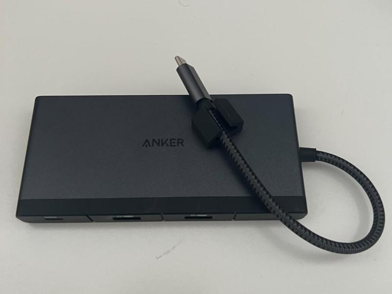 USB Dock Cable Clip