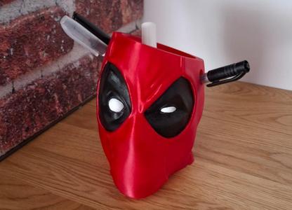 Deadpool desk organizer, pen holder