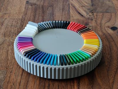 Spinning Filament Swatch Display with Bearing