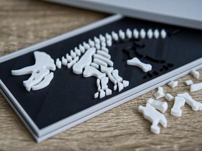 Triceratops, Bones in the Sand - a dinosaur jigsaw