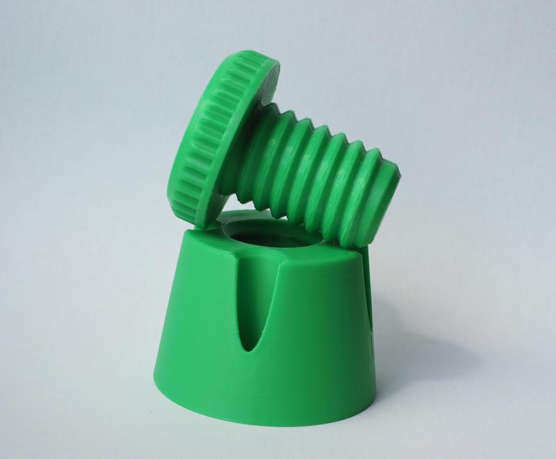 Adjustable furniture leg