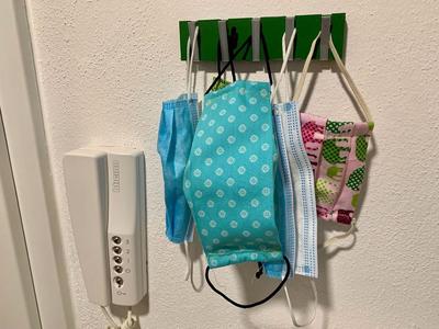 Spring loaded Mask Rack | Keychain Board | Masken-Garderobe
