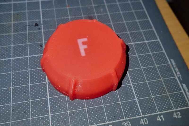 Nikon F Lens cap tight   