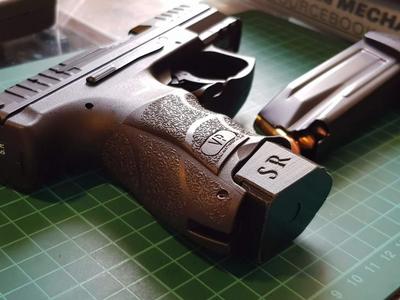 HK Mag plus 2 rounds extension with pinky
