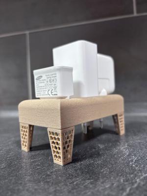 Pořadač na nabíjecí adaptéry / Wall adapter holder
