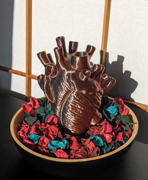 Anatomical heart - no supports needed - free standing