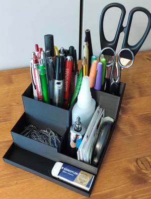 Desk pen holder