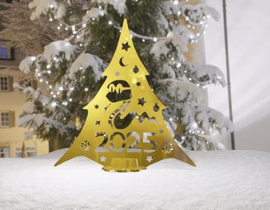Christmas tree with a snake 2025