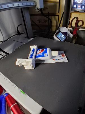 toothpaste squeezer warm drive v5