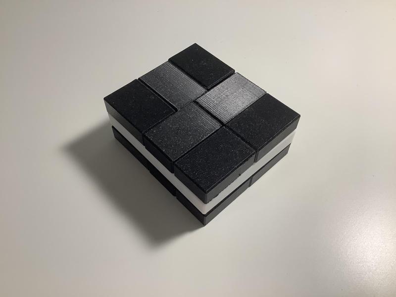 Oreo, a interlocking sliding puzzle