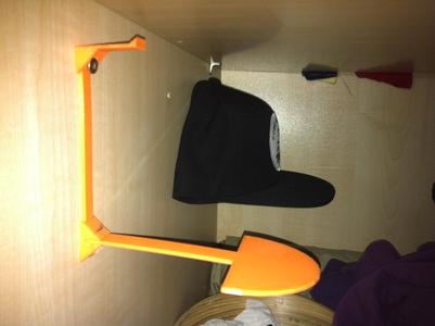 Half-Hat Invisible Shelf
