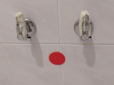 Wall-mounted drain plug for sink