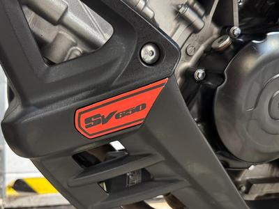 Suzuki V-Strom/SV650 -Emblem on the engine cover