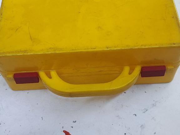 sliding box closures