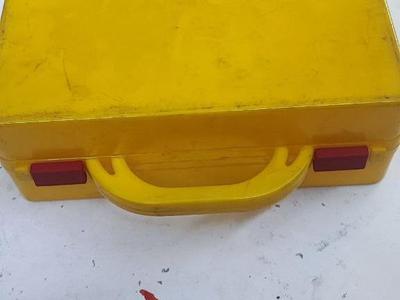 sliding box closures