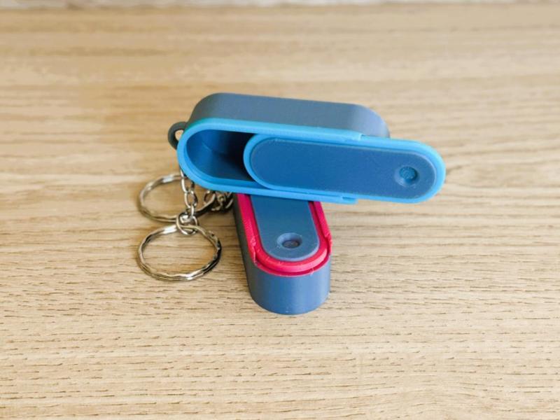 Pocket box with sliding lid