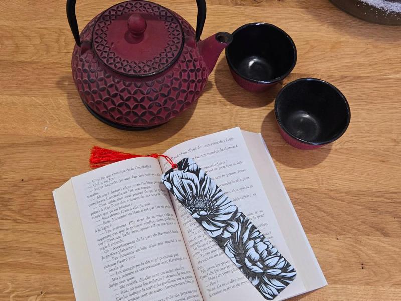 Floral bookmark