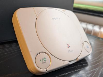 PS One Slim invisible Stand